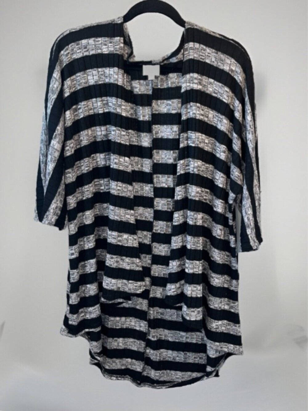 LulaRoe Lindsay Kimono Cardigan Womens M Stretchy Ribbed Grey/Black Stripe Hi-Lo - Picture 3 of 14